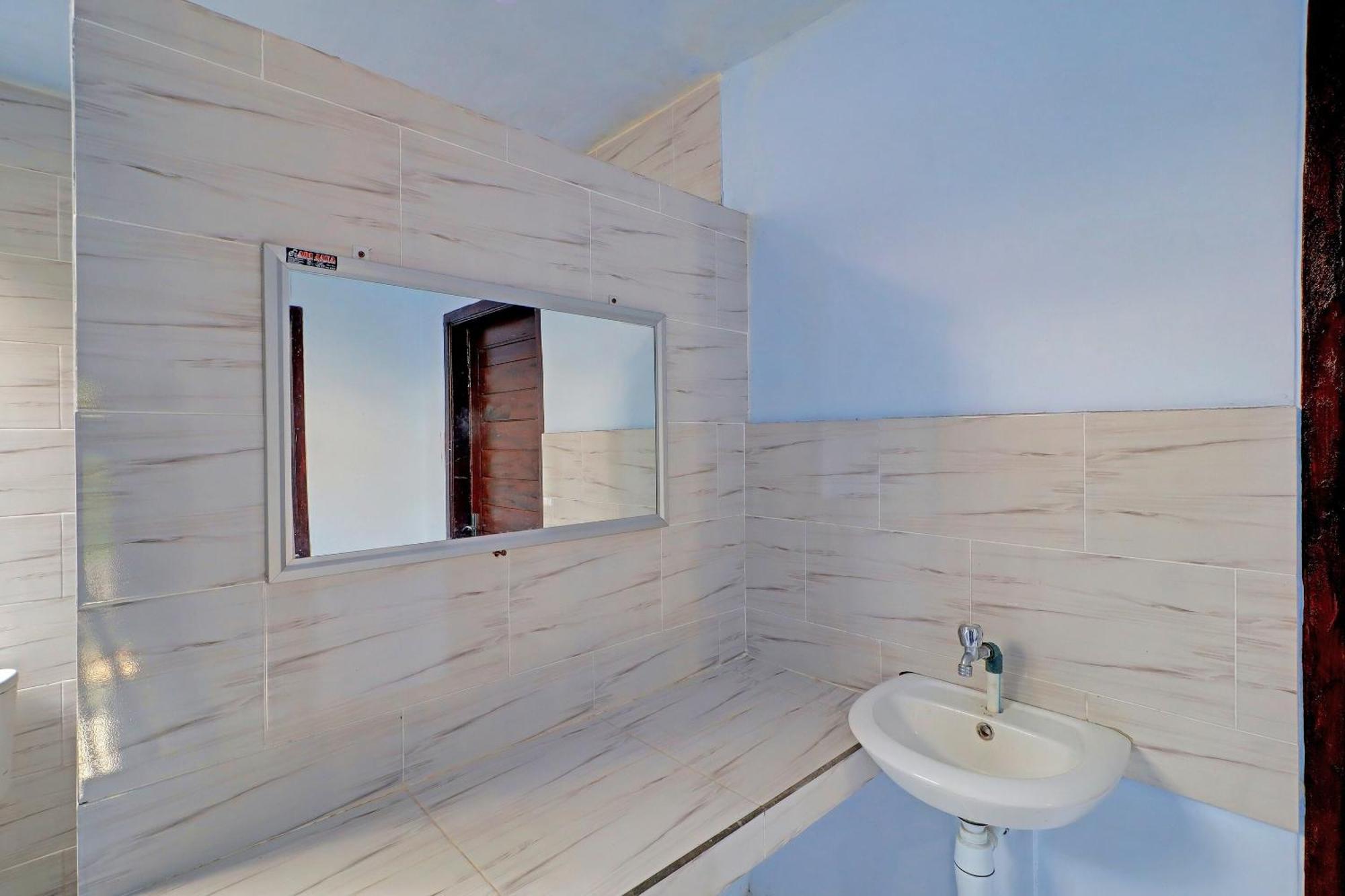 Oyo 92401 Hotel Mustika Negara  Екстер'єр фото